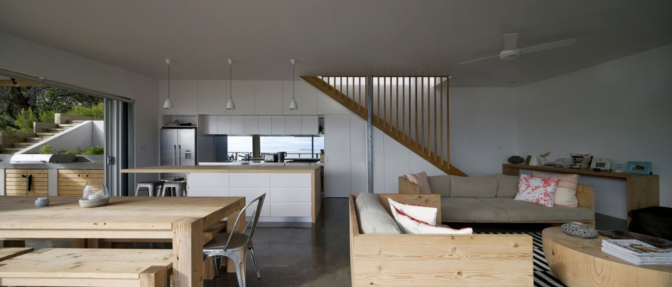 seaside-sydney-respite-scenic-covered-patio-rooms-3-living-room-kitchen.jpg