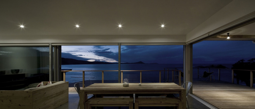 seaside-sydney-respite-scenic-covered-patio-rooms-8-nighttime-view.jpg