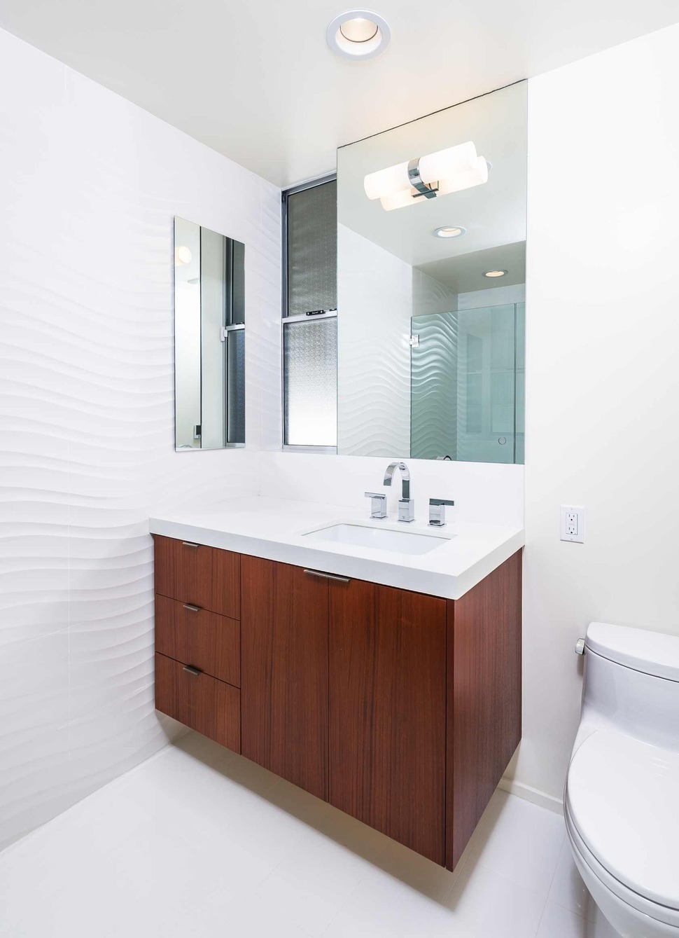 skillful-renovation-iconic-mid-century-los-angeles-residence-22-small-bathroom.jpg