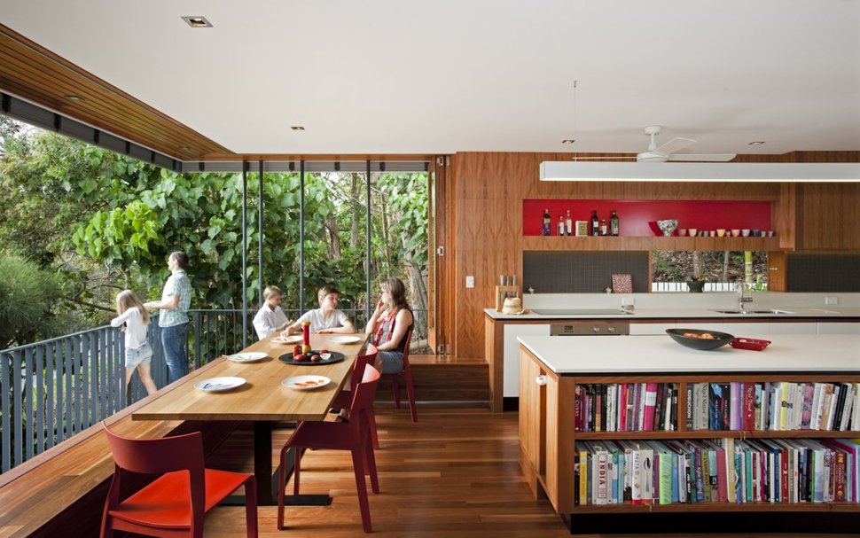 stunningly-reinvented-australian-home-features-towering-indoor-outdoor-courtyard-12-kitchen.jpg