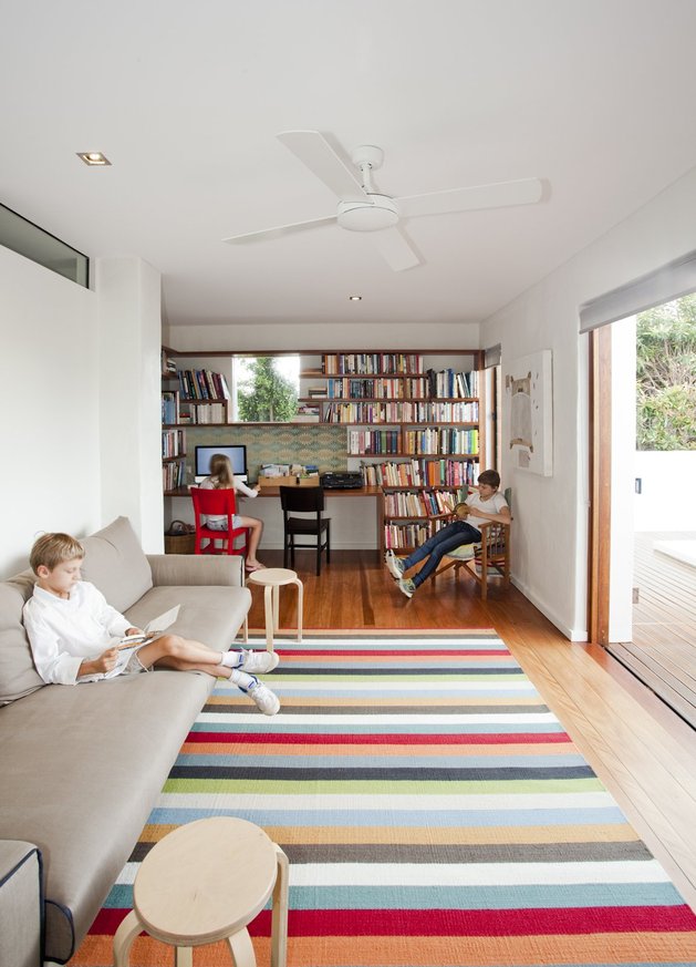 stunningly-reinvented-australian-home-features-towering-indoor-outdoor-courtyard-13-second-living-room.jpg