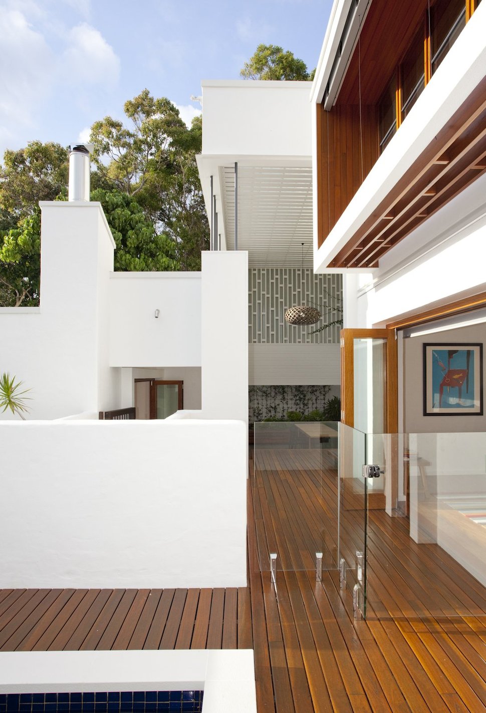 stunningly-reinvented-australian-home-features-towering-indoor-outdoor-courtyard-3-outdoor-space-shapes.jpg