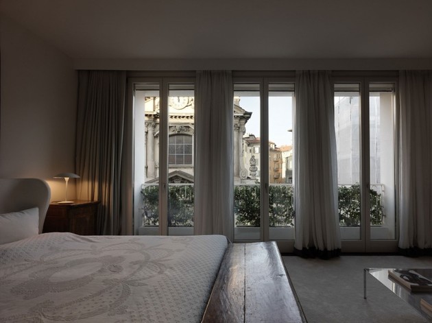 white-shades-define-luxurious-multistory-milan-apartment-11-bedroom.jpg