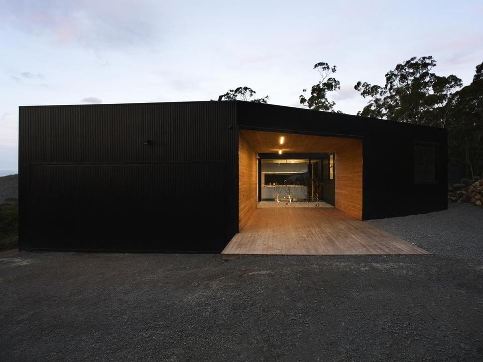 courtyard-house-built-for-severe-tasmanian-weather-5-carport.jpg