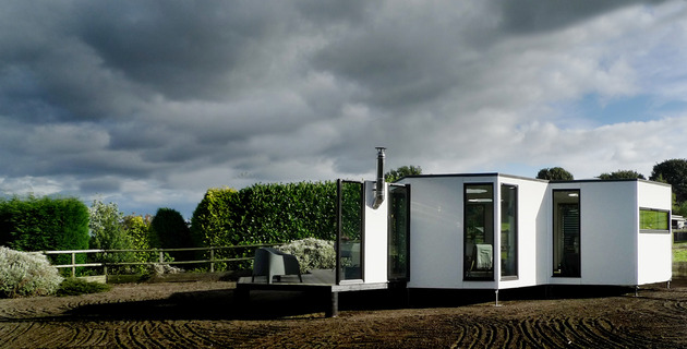 flat-pack-hivehaus-transforms-hexagonal-modular-homes-4-façade.jpg