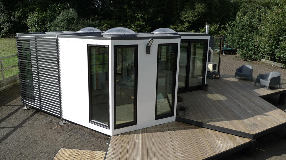 flat-pack-hivehaus-transforms-hexagonal-modular-homes-5-deck.jpg