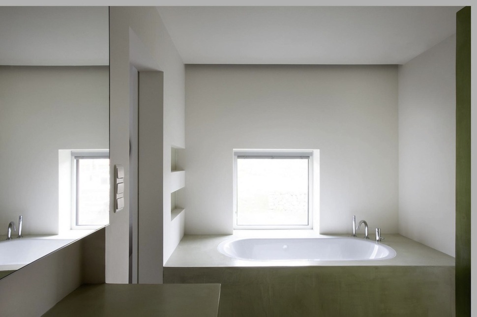 gazebo-style-house-with-wood-shutters-7-bathroom.jpg