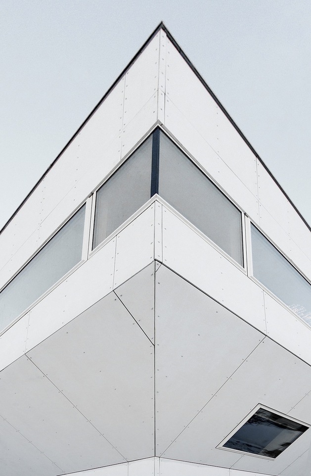 geometric-norwegian-house-with-creative-interior-fixtures-10-corner-close.jpg