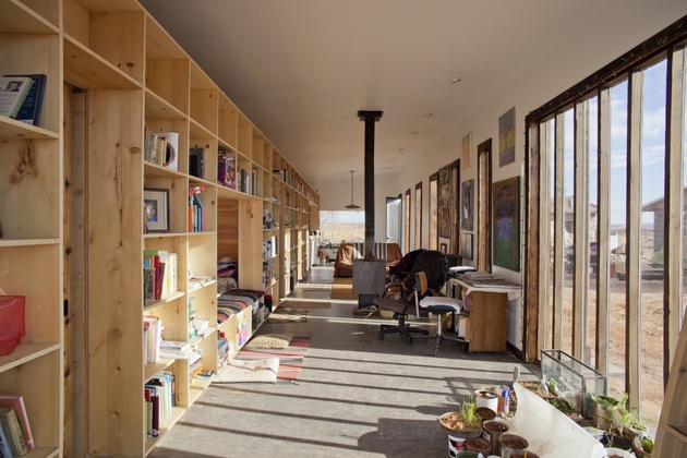 nakai-house-utah-features-wall-shelves-bedroom-niche-1-interior.jpg