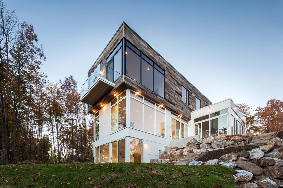 quebec-home-embraces-nature-with-glazing-and-open-interior-4.jpg