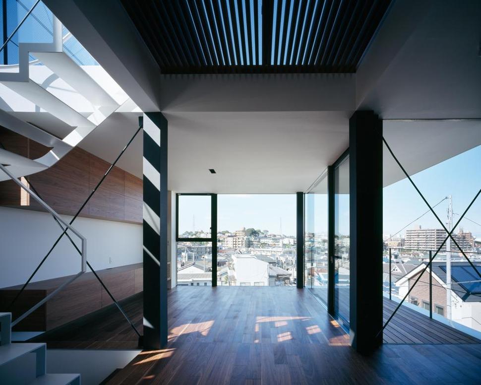 three-story-tokyo-house-with-panoramic-city-views-9-staircase-glass-day.jpg