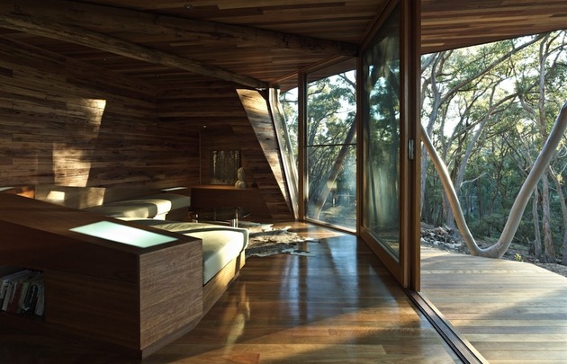 ultramodern-reinvention-traditional-woodland-cabin-with-timber-structure-9-couches.jpg