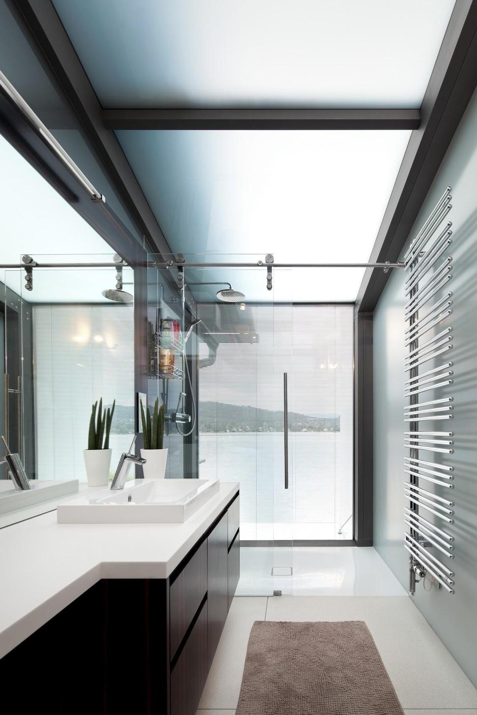 3-storey-home-addition-takes-advantage-dockside-views-13-bathroom.jpg