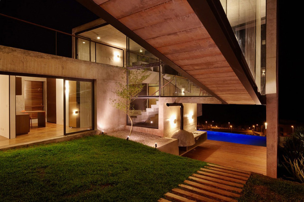 alfresco-house-with-courtyard-glass-walls-and-concrete-interiors-9.jpg