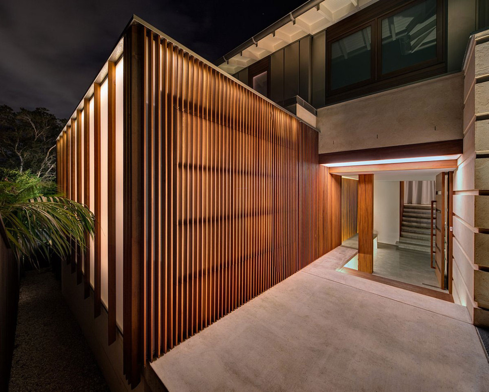 australian-home-with-spotted-gum-wood-details-pool-3-entry.jpg