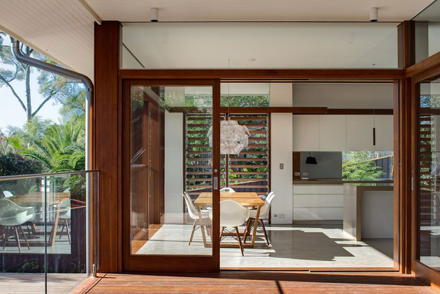 australian-home-with-spotted-gum-wood-details-pool-7-dining.jpg