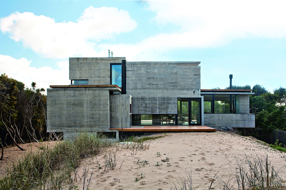 bare-concrete-beach-house-1.jpg