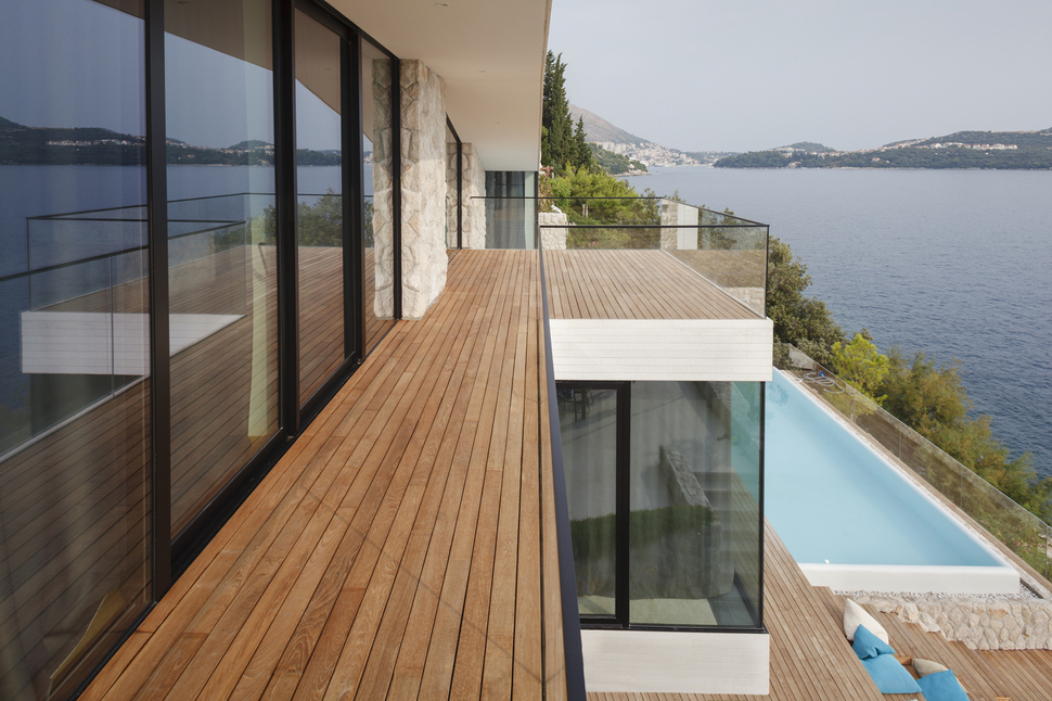 contemporary-mediterranean-coast-villa-13.jpg