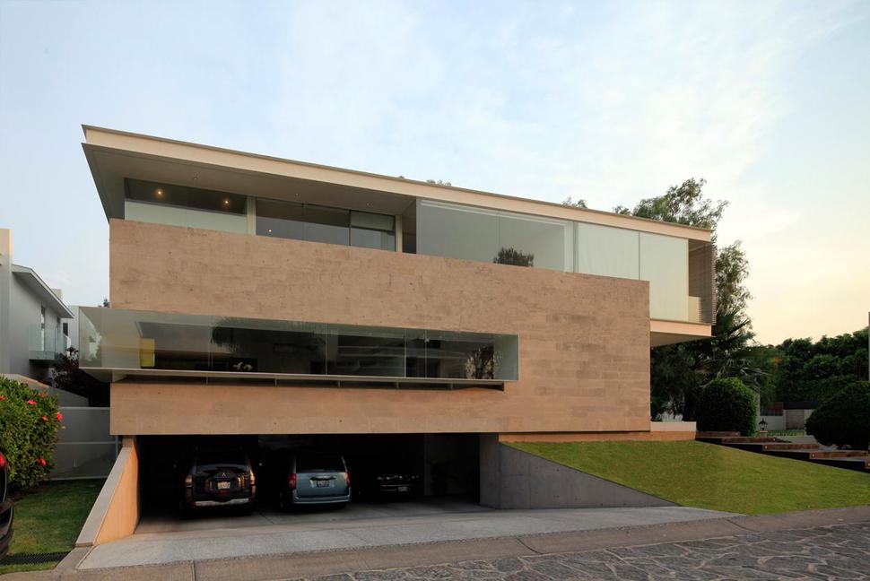 geometric-home-cantilevered-master-suite-overlooking-pool-3-garage.jpg