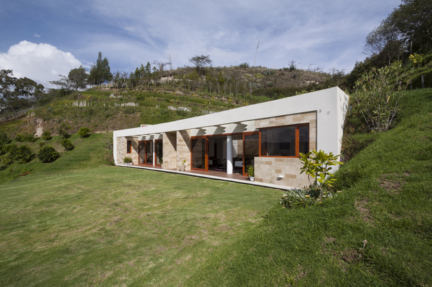 house-built-into-a-hill-in-ecuador-1.jpg