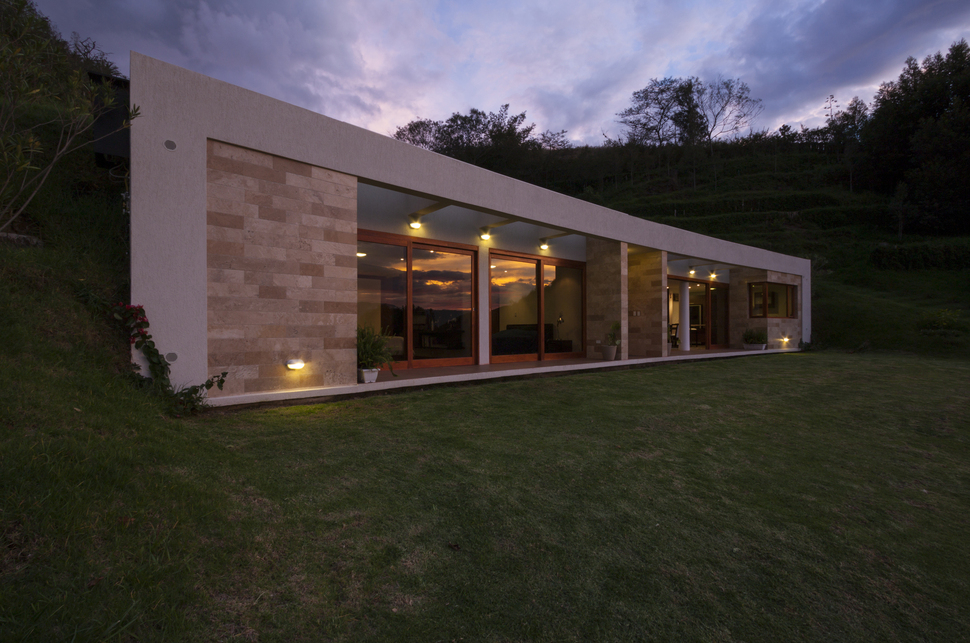 house-built-into-a-hill-in-ecuador-10.jpg