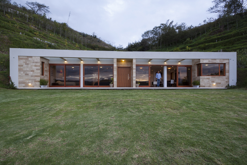 house-built-into-a-hill-in-ecuador-2.jpg