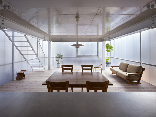 luminous-house-with-translucent-walls-and-minimalist-design-3.jpg