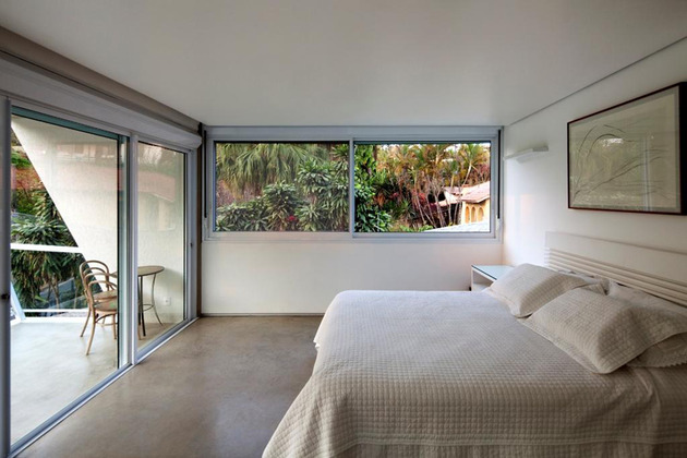 modern-resort-style-home-of-geometry-and-glass-14.jpg