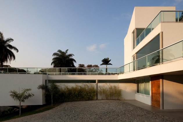 modern-resort-style-home-of-geometry-and-glass-3.jpg