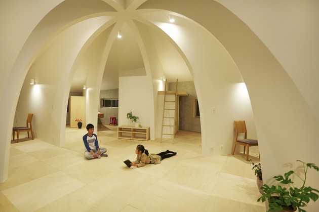 open concept japanese family home with domed interior 1 night lighting thumb 630x419 27572 Open Concept Japanese Family Home With Domed Interior