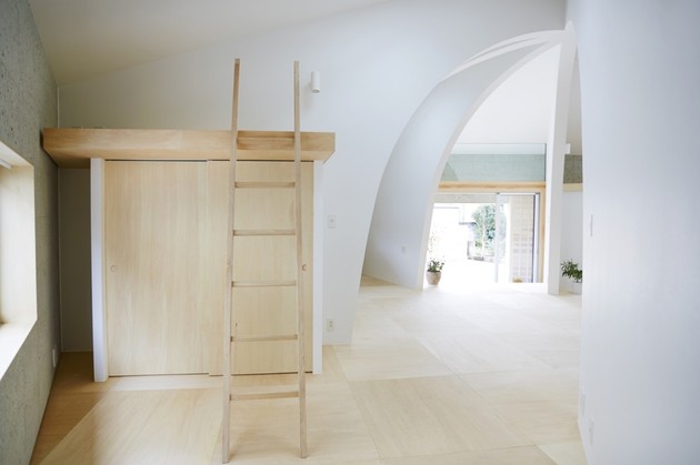 open-concept-japanese-family-home-with-domed-interior-10-ladder-bed.jpg