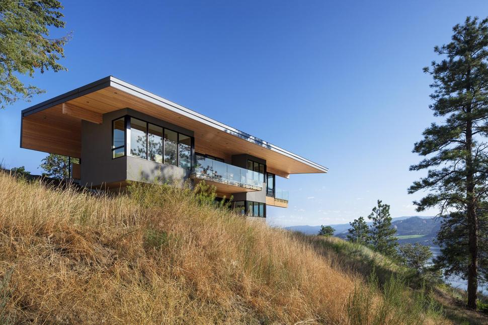 cantilevered-family-home-overlooks-lake-7-exterior.jpg