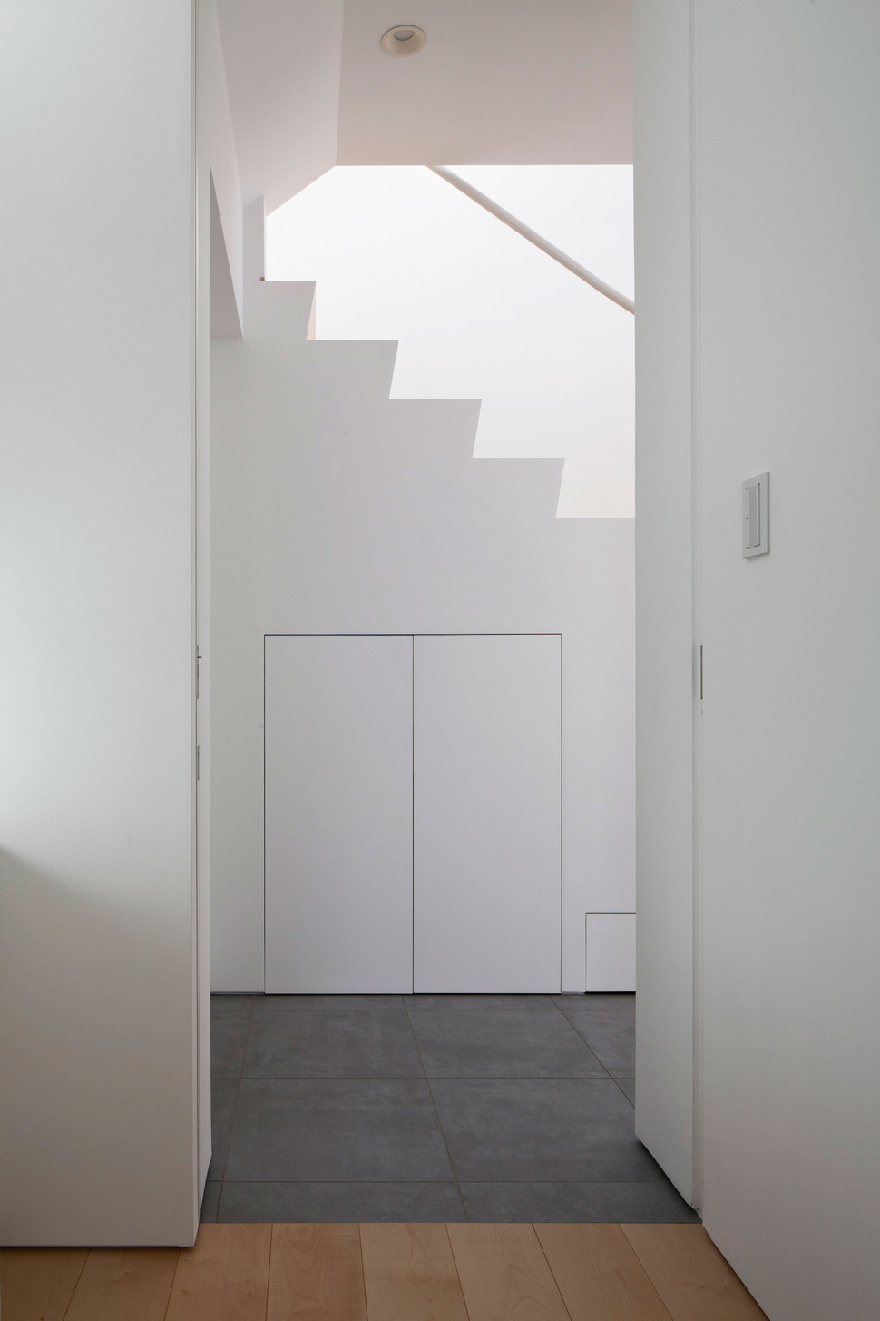 compact-zen-home-full-hidden-meanings-11-stairs.jpg
