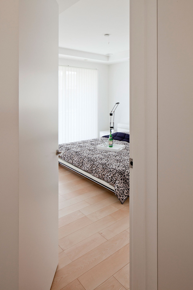 compact-zen-home-full-hidden-meanings-17-bedroom.jpg