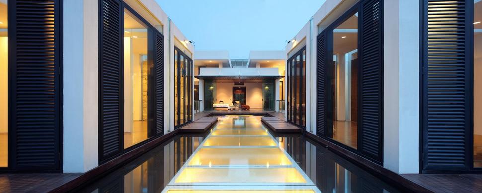indonesian-zen-house-with-detailed-garden-filled-interior-23-upper-deck.jpg
