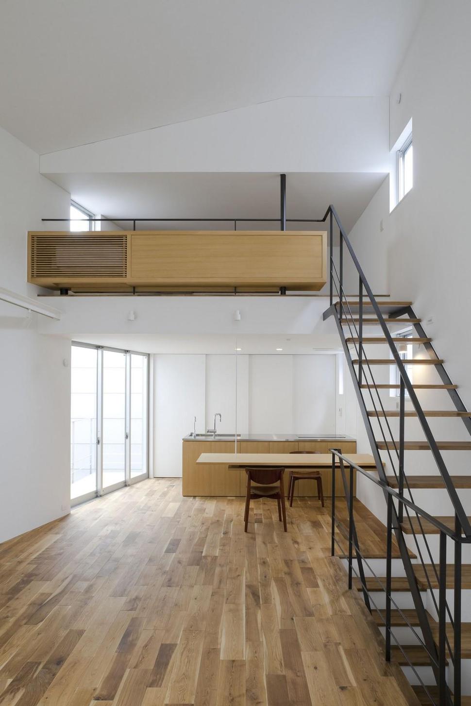 japanese-oh-house-wows-with-narrow-footprint-open-interiors-8.jpg