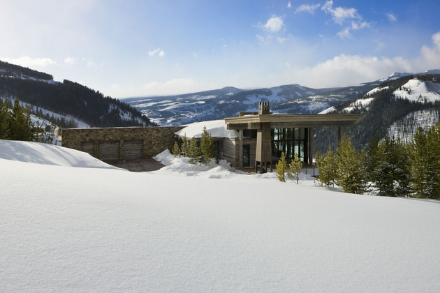 luxury-residence-ski-resort-natural-elements-5-garage.jpg