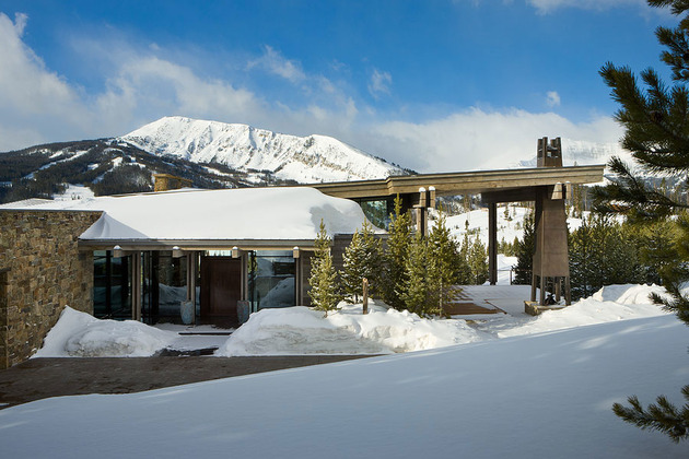 luxury-residence-ski-resort-natural-elements-6-entry.jpg