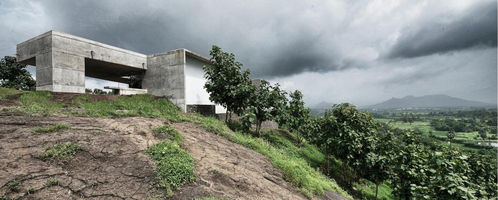 monsoon-proof-concrete-pavilion-house-3.jpg
