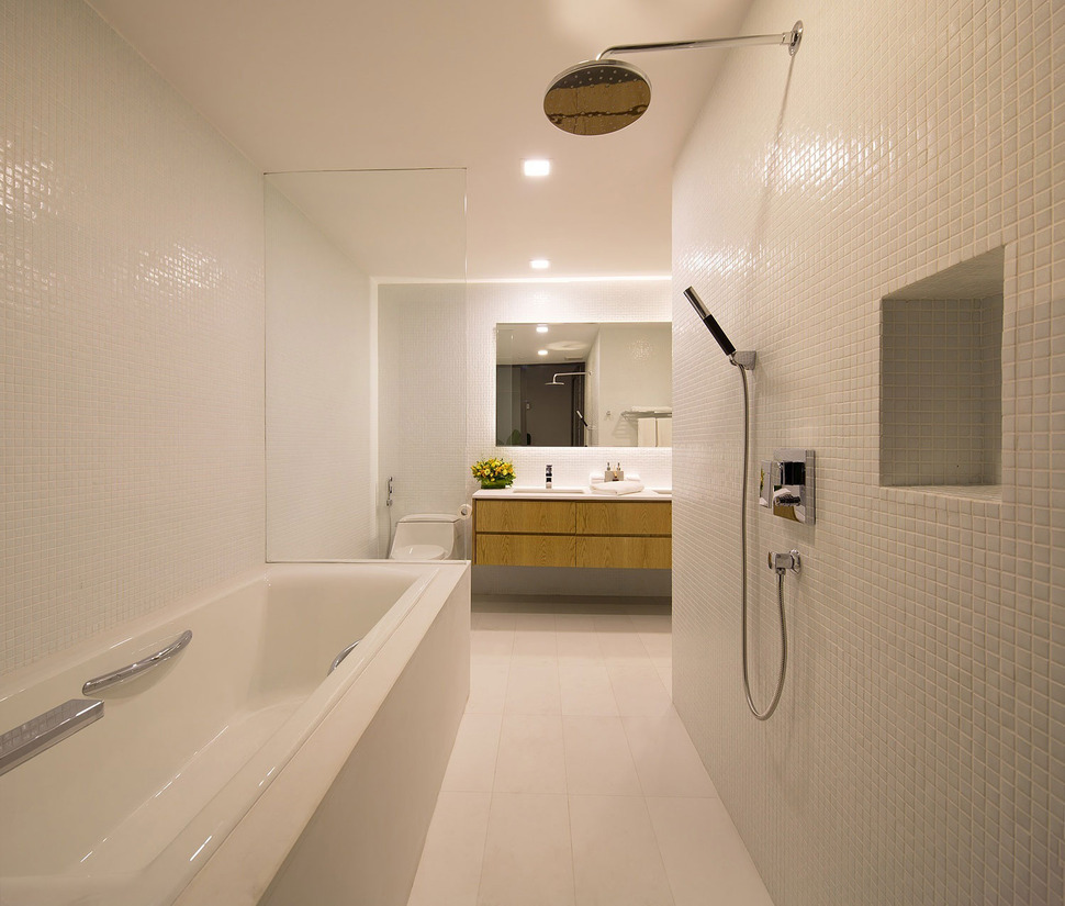 simple-sophisticated-contemporary-home-design-12-bath.jpg