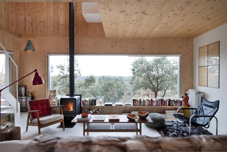 small-forest-cabin-designed-built-environmental-standards-7-living.jpg