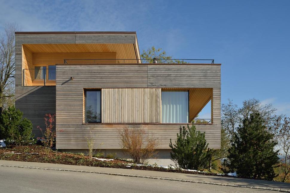 sustainable-geometric-house-rooftop-terrace-14-street-view.jpg