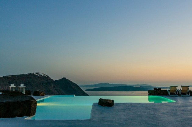 traditional-greek-island-villa-with-contemporay-details-13.jpg