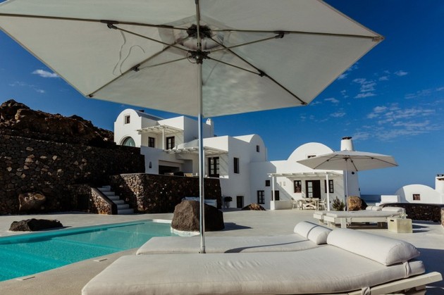 traditional-greek-island-villa-with-contemporay-details-3.jpg