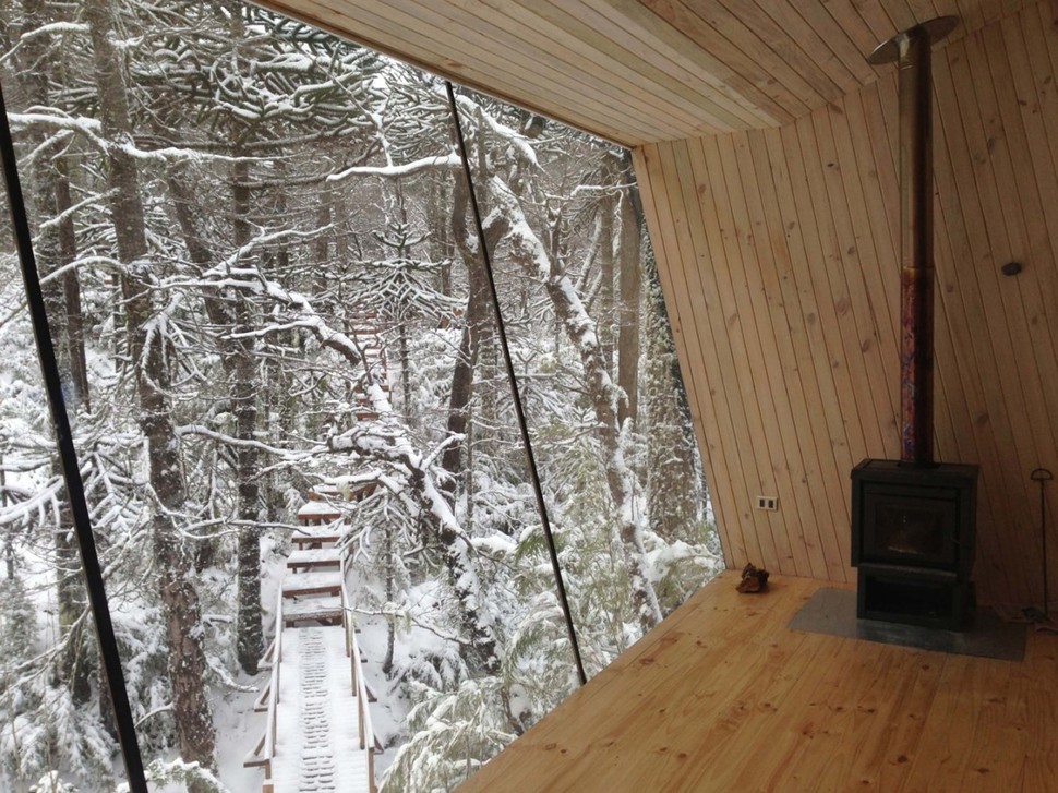 winter-cabin-accessed-elevated-walkway-12-stair-view.jpg