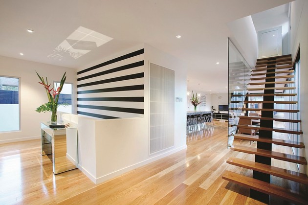 3-storey-modern-house-with-timess-design-8.jpg