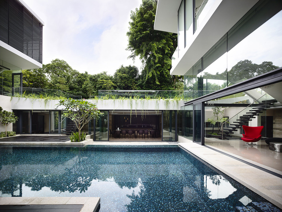 beautiful-house-courtyard-swimming-pool-9-pool.jpg
