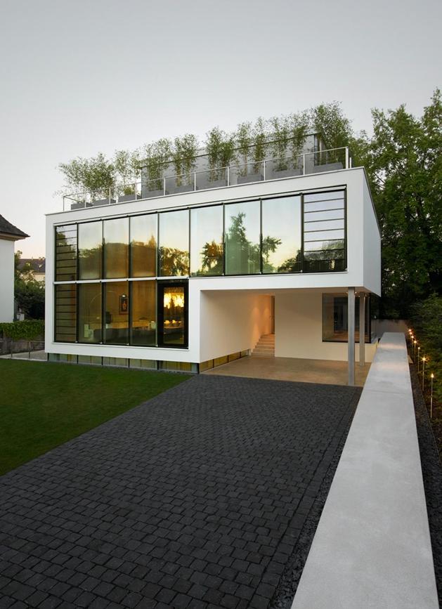 energy optimized house with roof terrace louver windows exterior window shatters and elevator 2 thumb autox867 34371 Energy Optimized House with Roof Terrace, Louver Windows, Exterior Window Shutters and Elevator