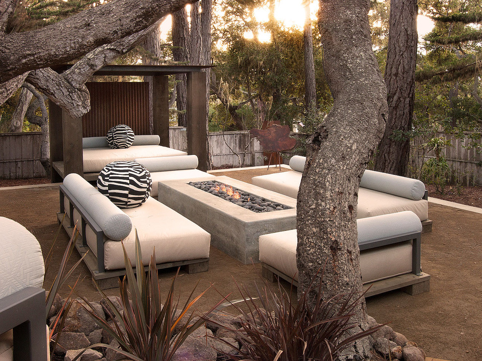 updated-mid-century-home-private-2-tier-courtyard-26-firepit.jpg