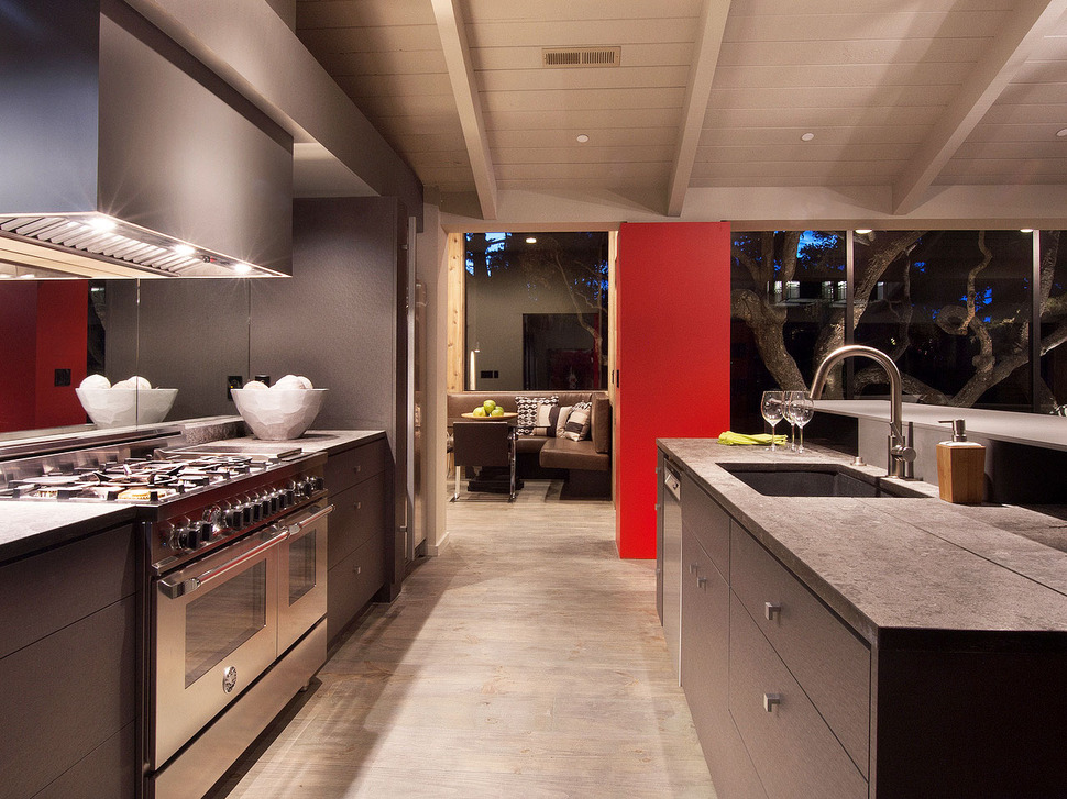 updated-mid-century-home-private-2-tier-courtyard-6-kitchen.jpg